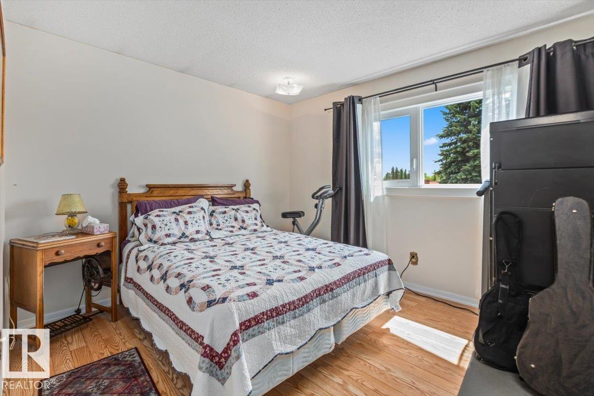 13 LLOYD PL — photo 29