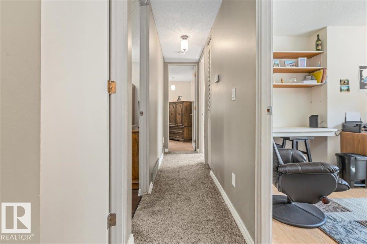 13 LLOYD PL — photo 22