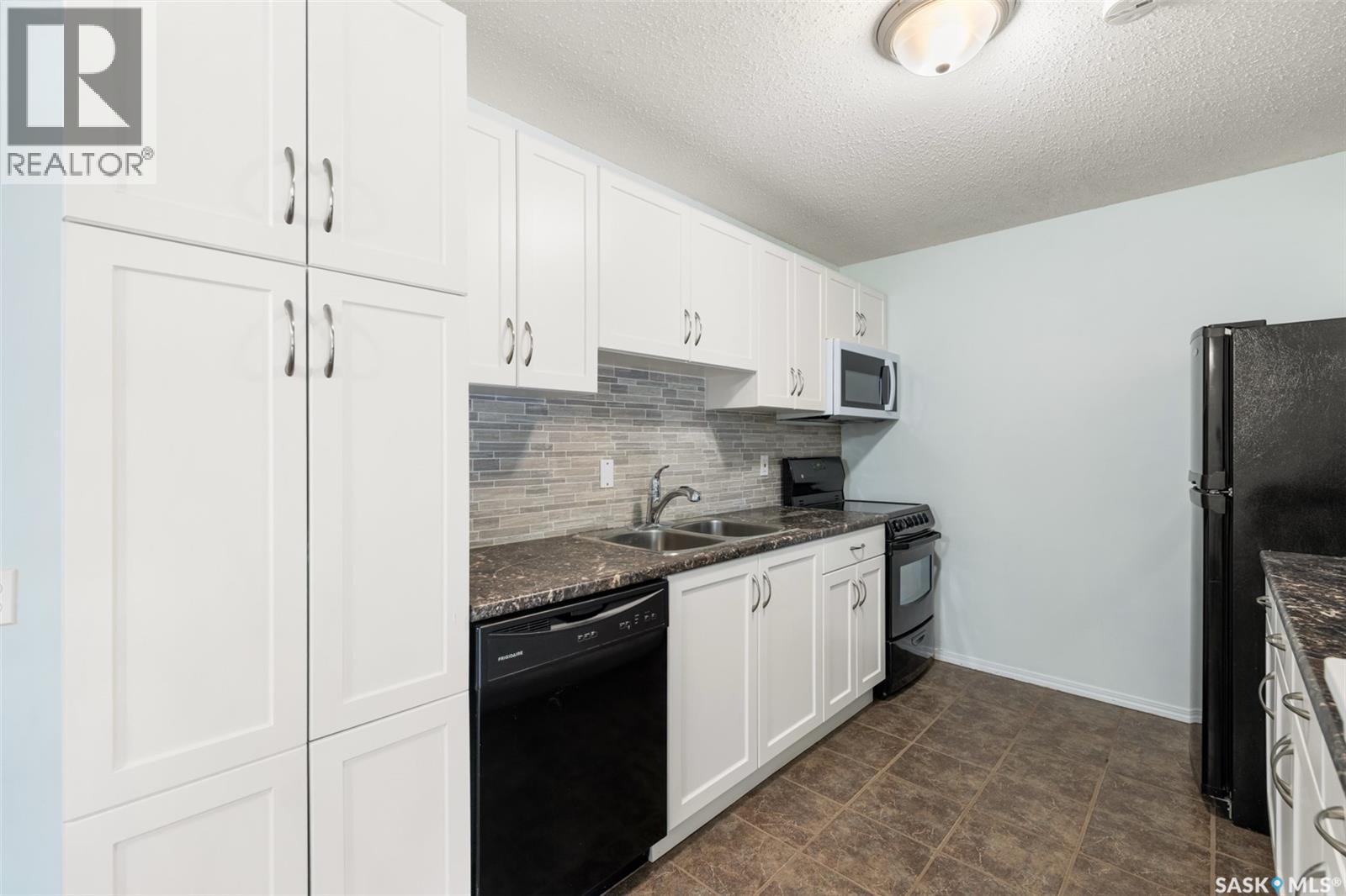 #102 2931 Harding STREET - 12