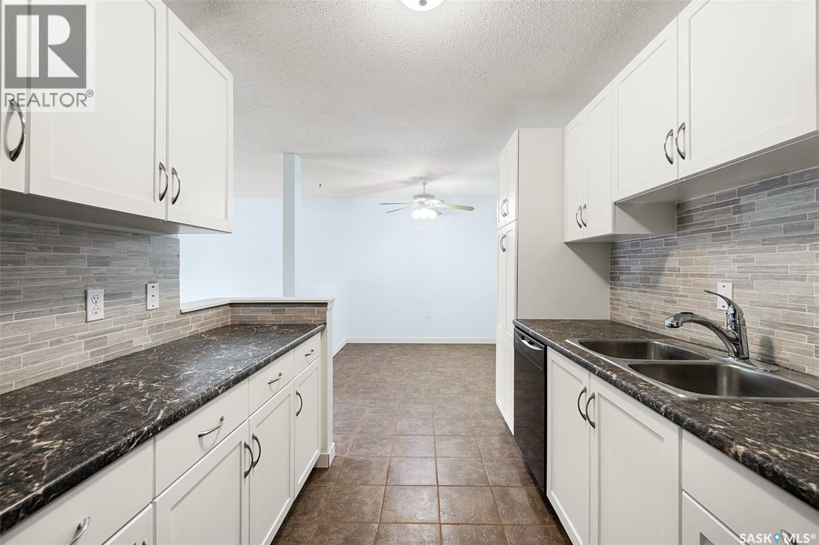#102 2931 Harding STREET - 13