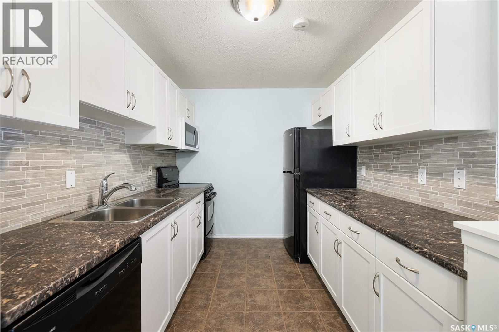 #102 2931 Harding STREET - 14
