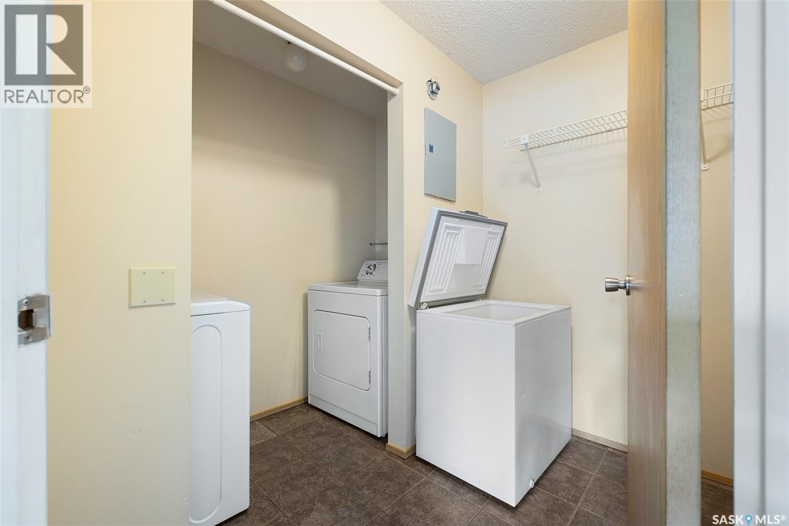 #102 2931 Harding STREET - 20