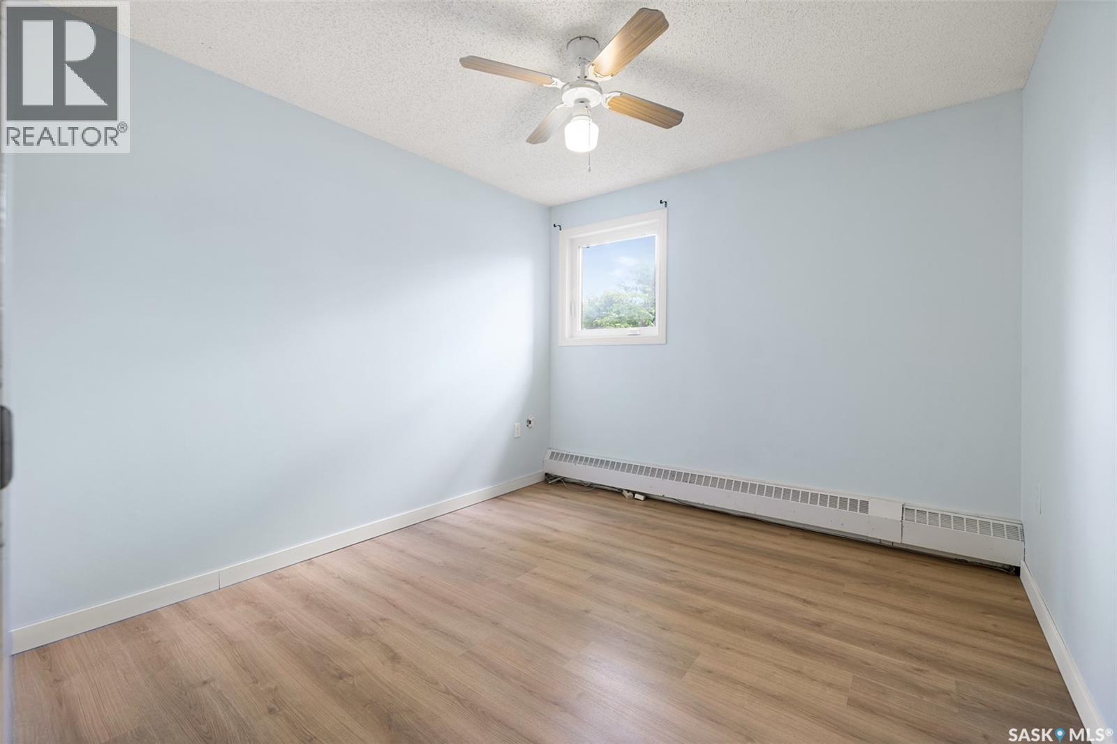 #102 2931 Harding STREET - 22