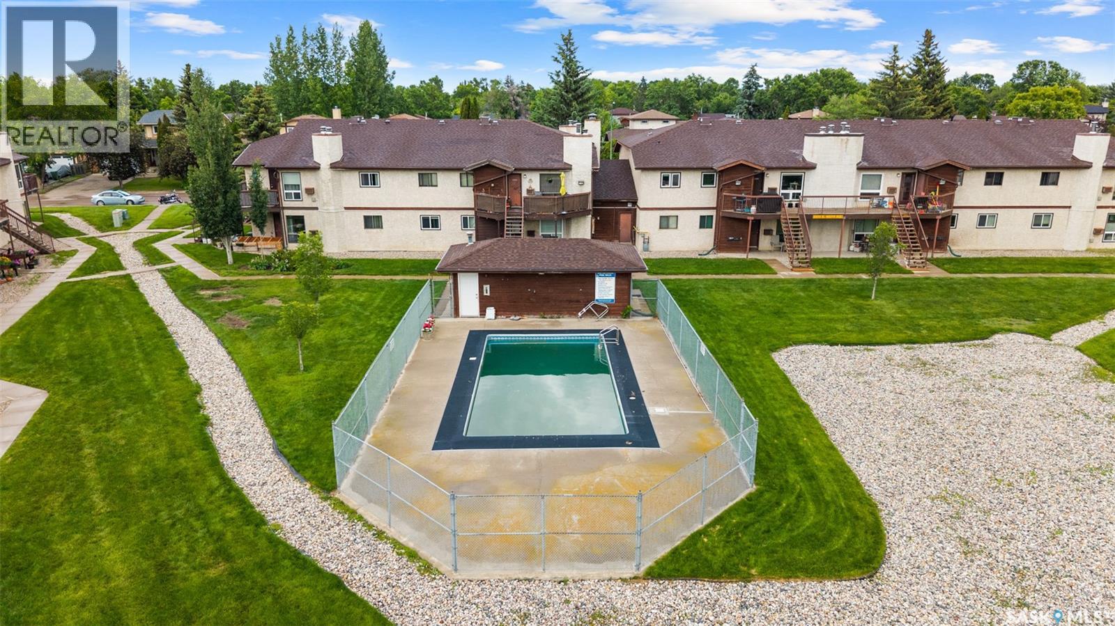 #102 2931 Harding STREET - 24