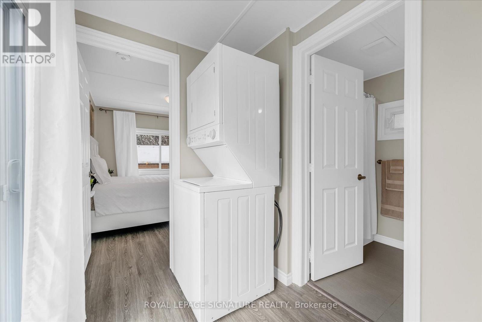 40 HILLSIDE CRESCENT - 12