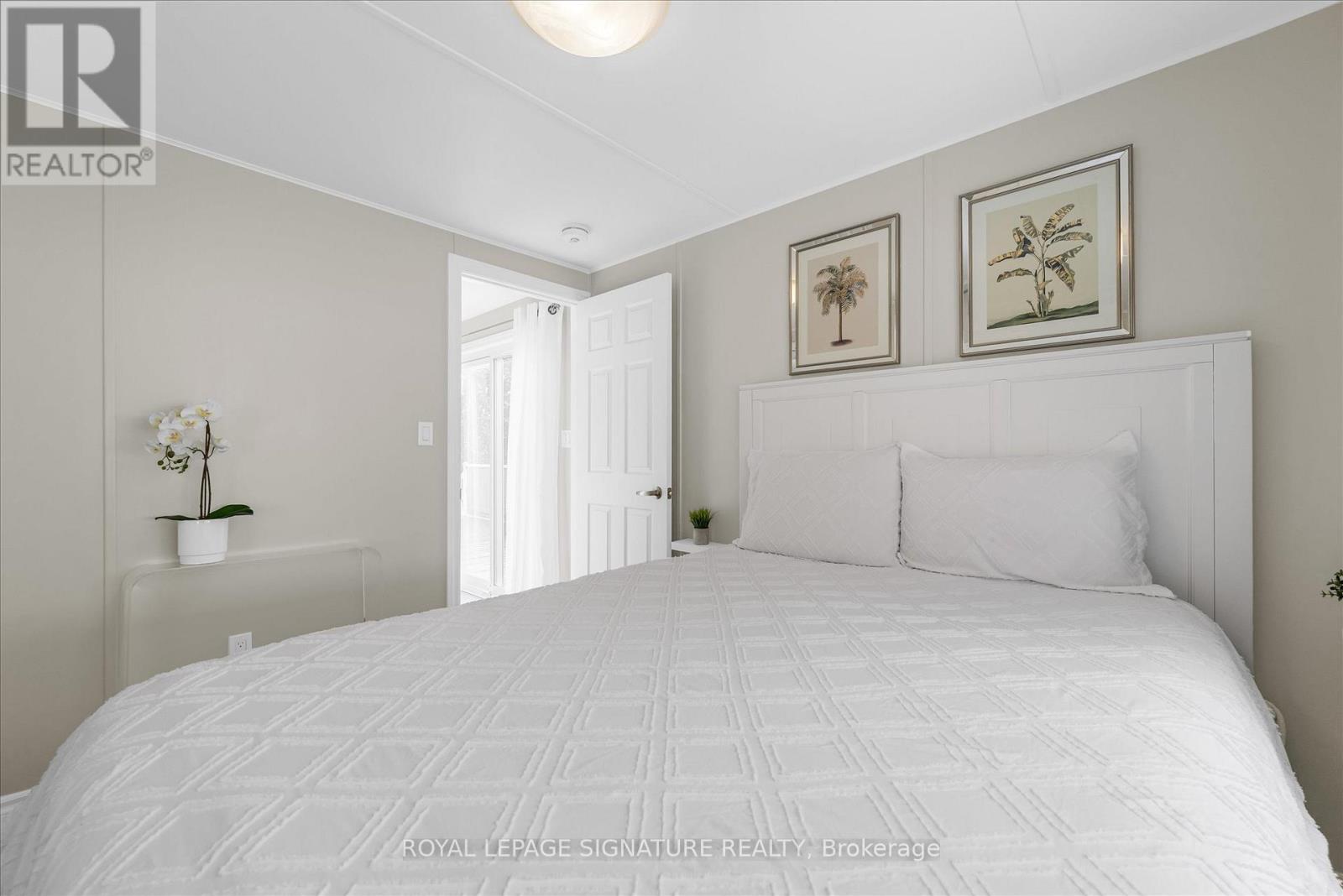40 HILLSIDE CRESCENT - 16