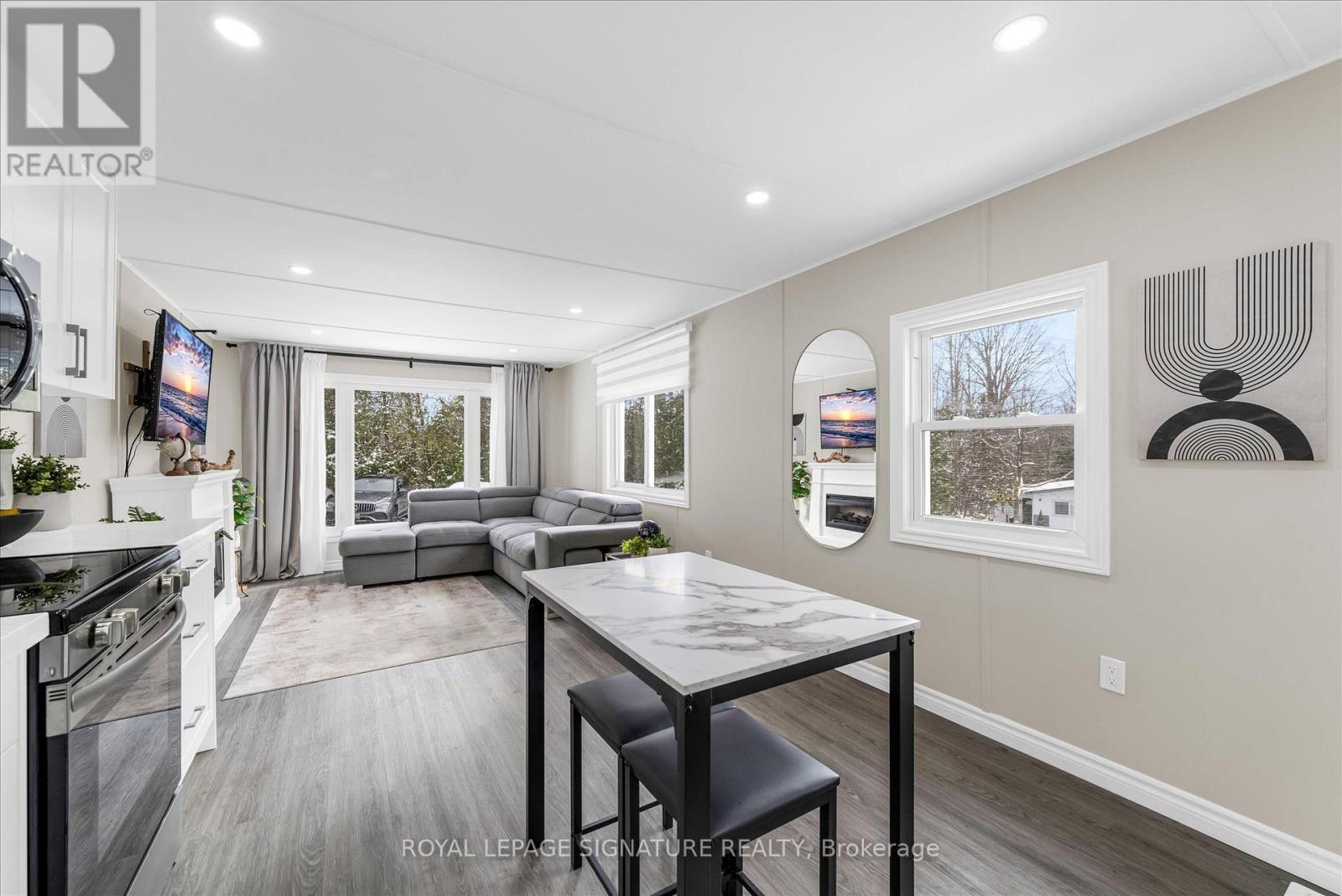 40 HILLSIDE CRESCENT - 1