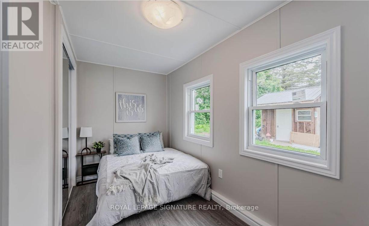 40 HILLSIDE CRESCENT - 19