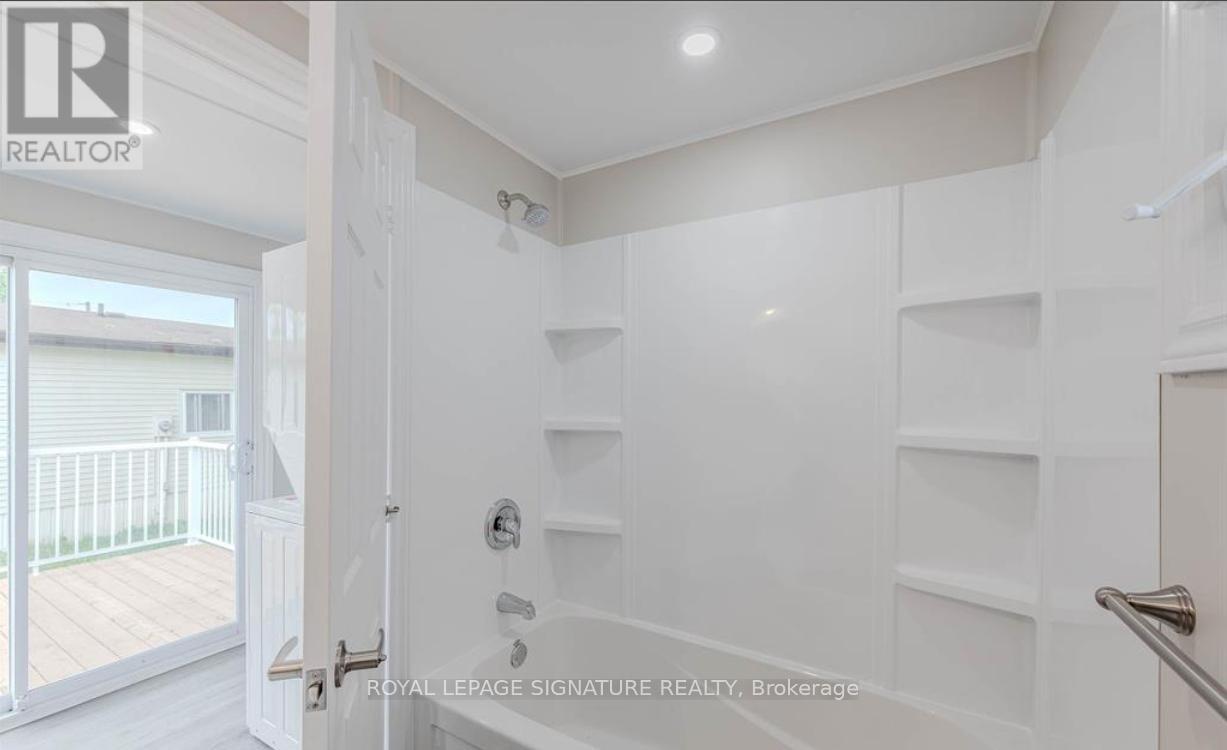 40 HILLSIDE CRESCENT - 17