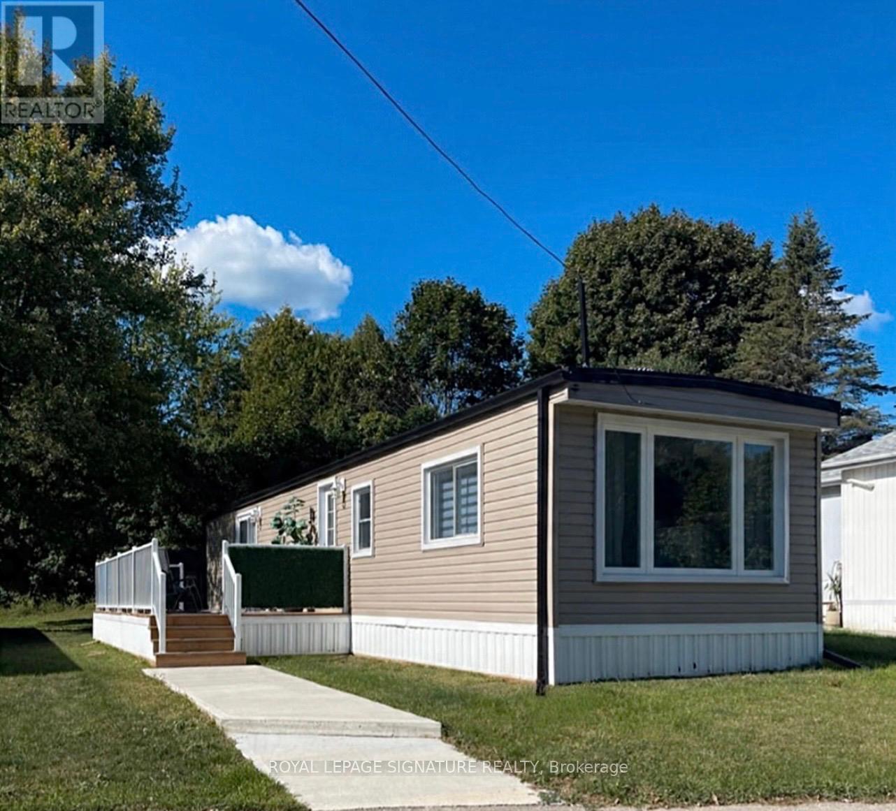 40 HILLSIDE CRESCENT - 29