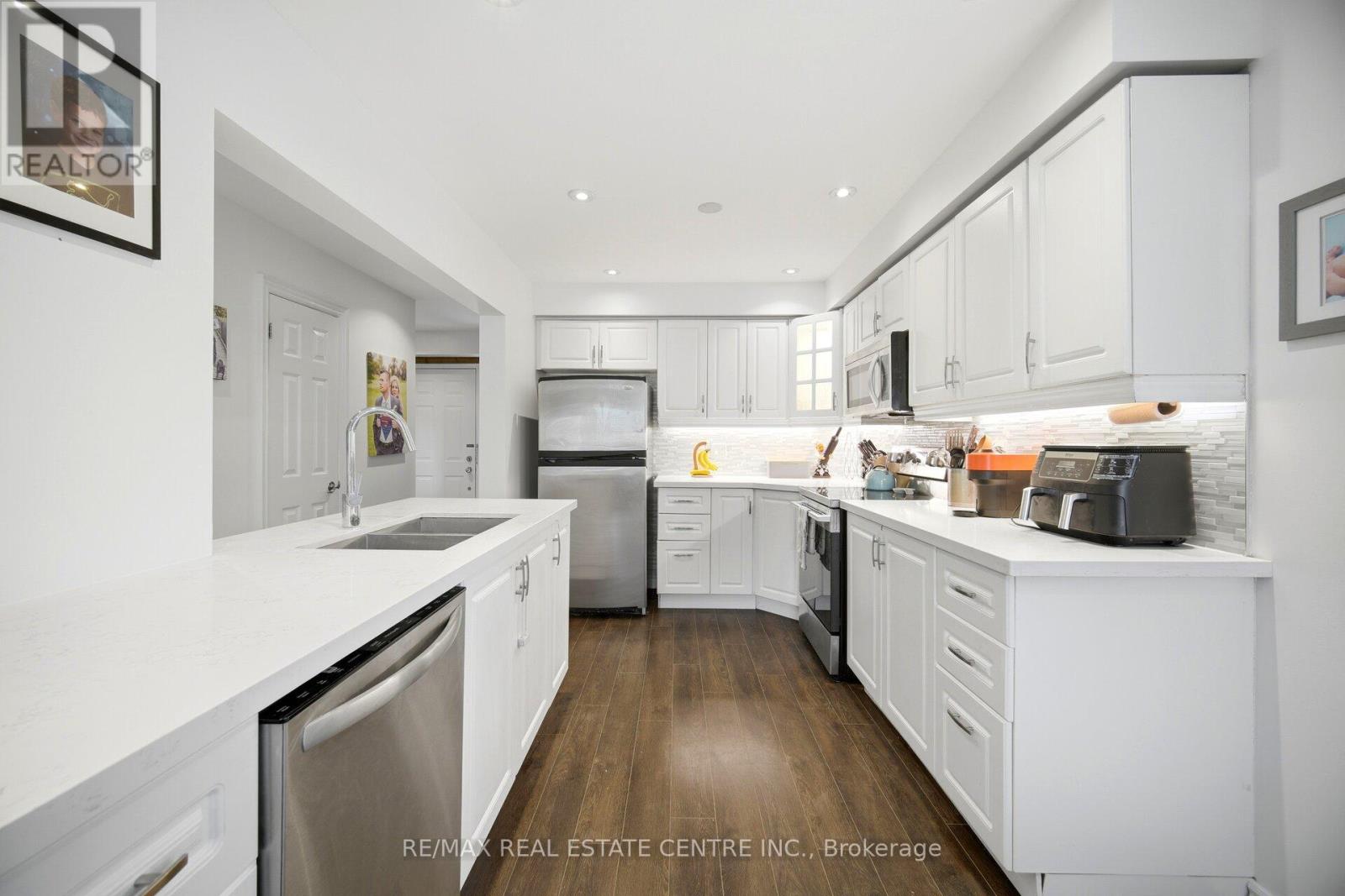 323 MICHAEL DRIVE - 13