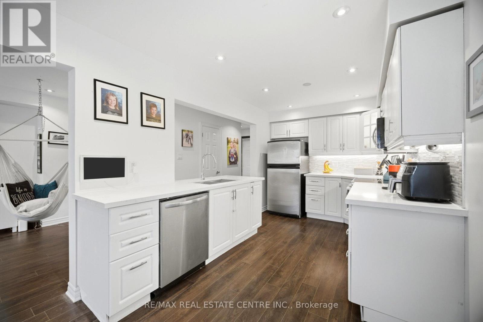 323 MICHAEL DRIVE - 14