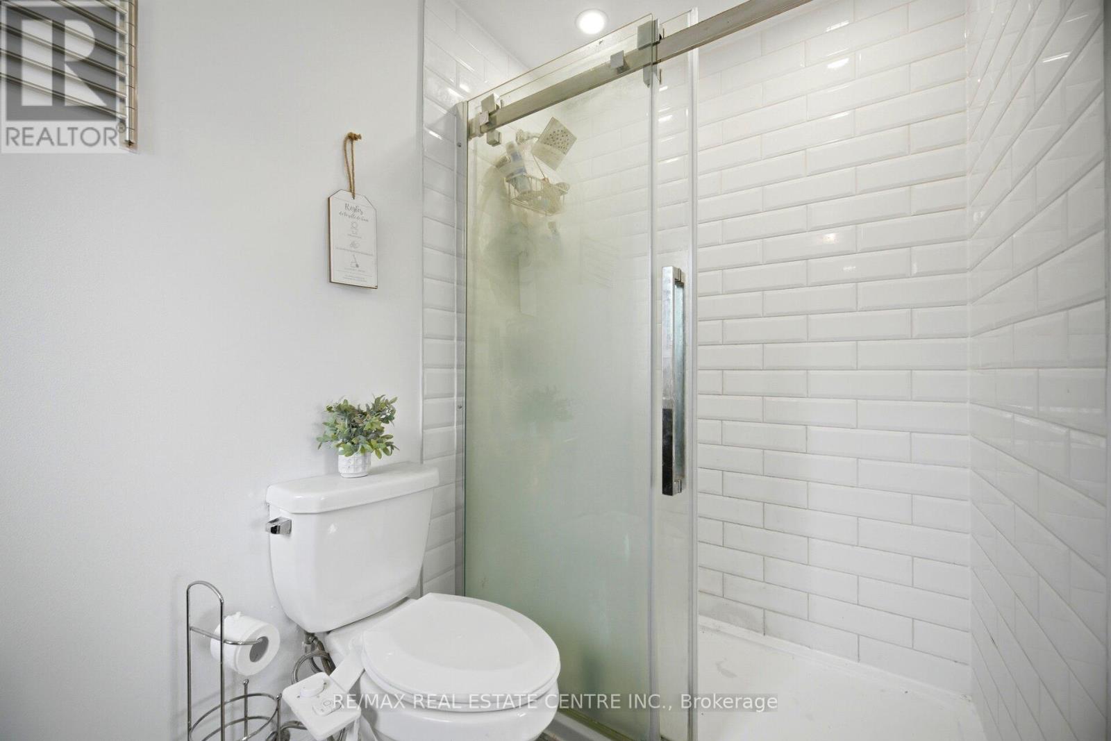 323 MICHAEL DRIVE - 19