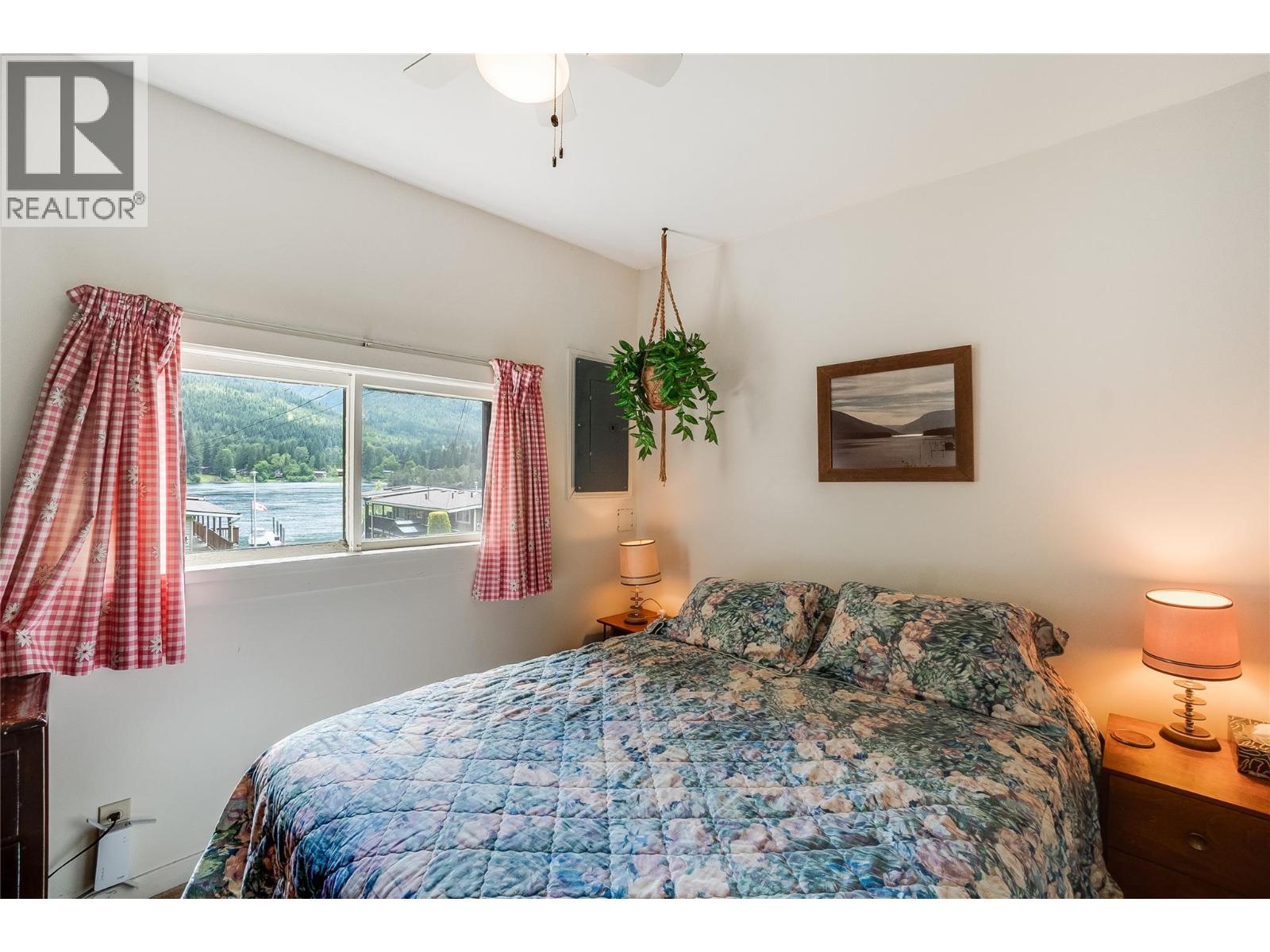 7592 3a Highway - 51