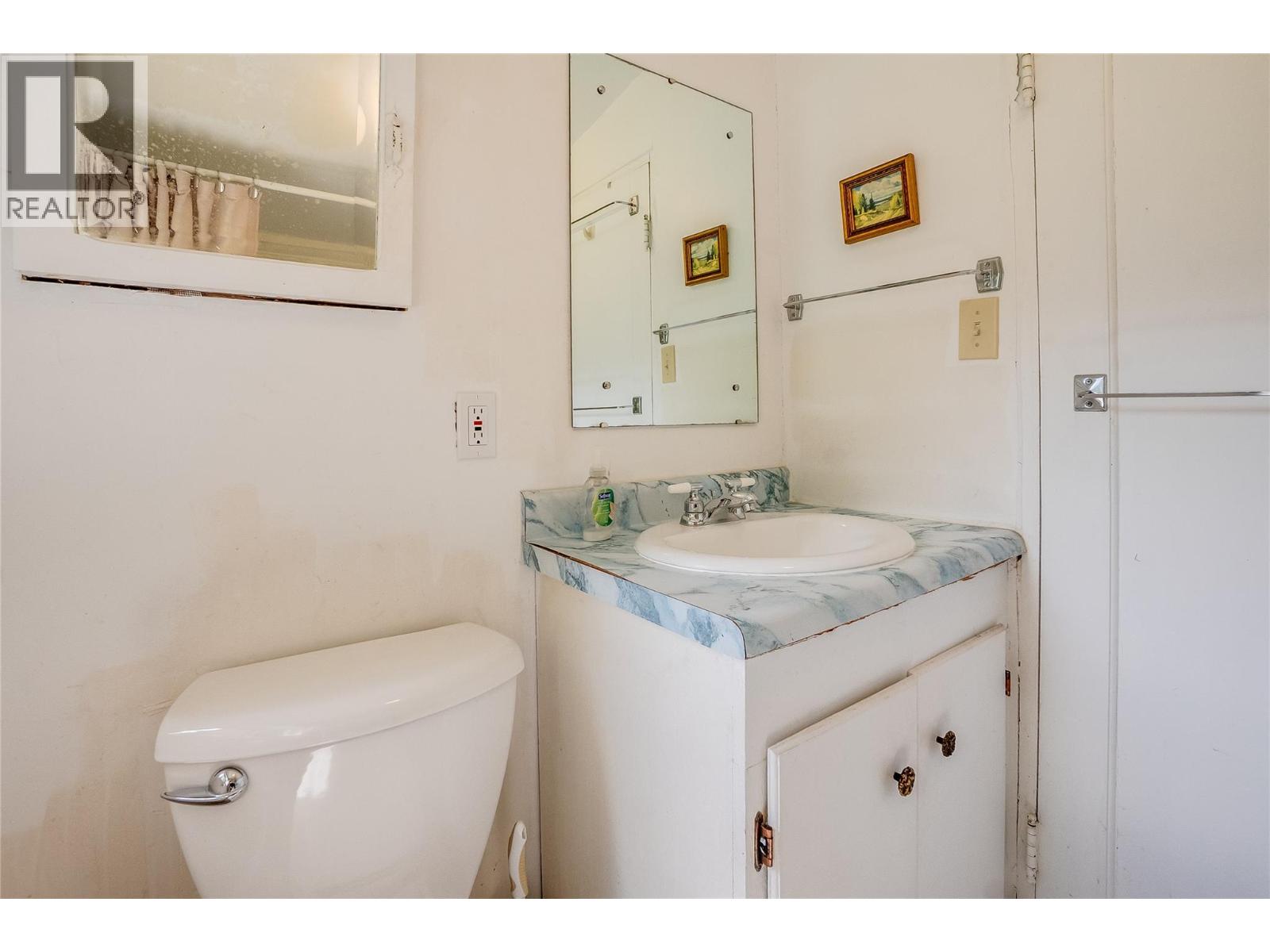 7592 3a Highway - 53