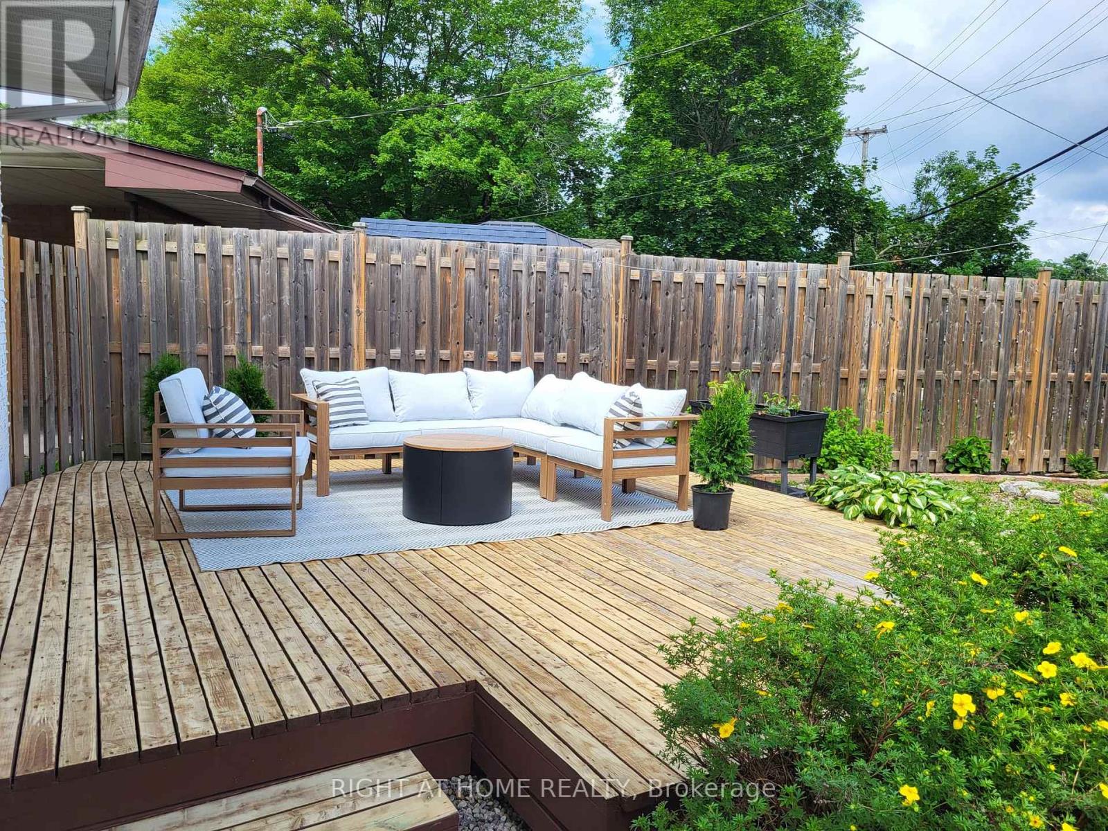 4 Bed, 2 Bath House for Sale in Ottawa – 989 GOREN AVENUE, Ottawa – MLS# X13455664 - Image 21