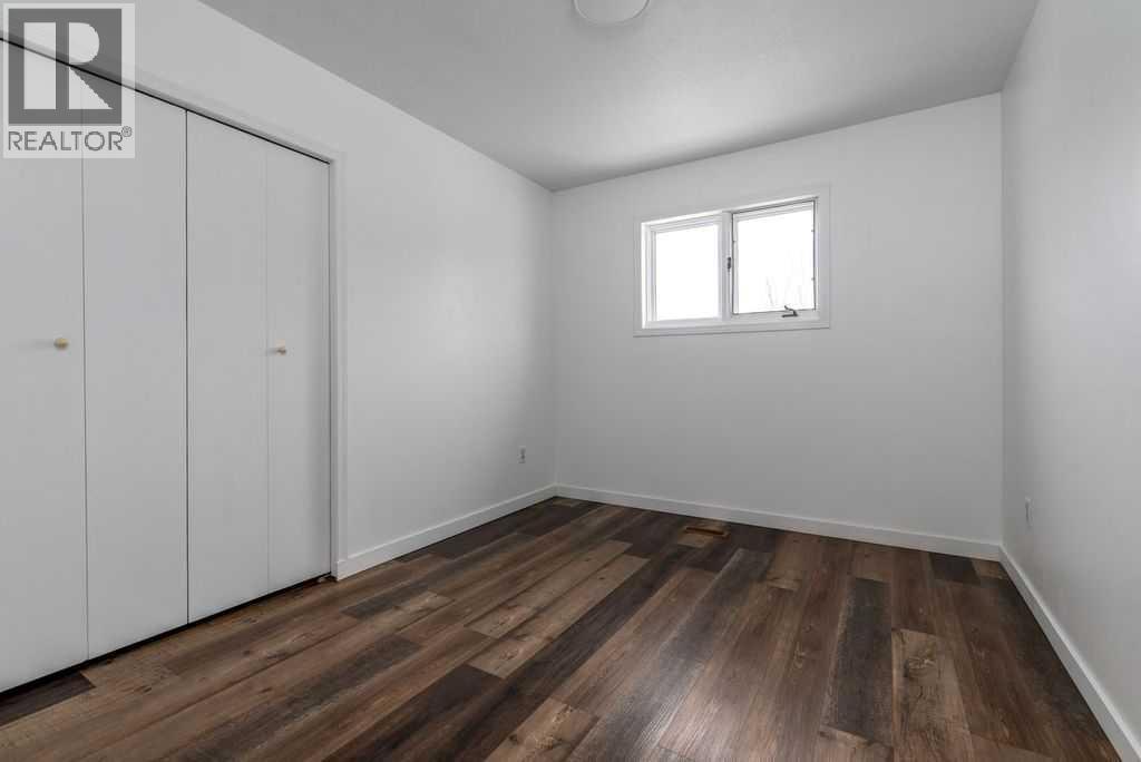 4504 49 Street - 19