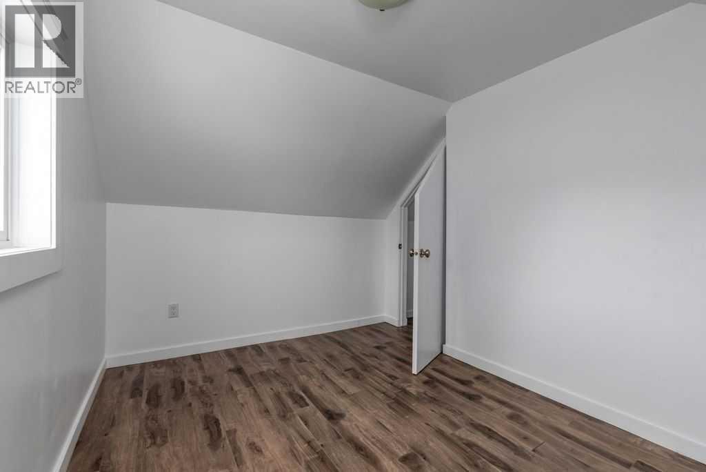 4504 49 Street - 21