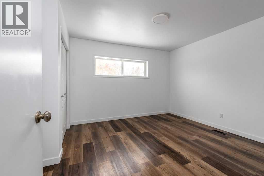 4504 49 Street - 22