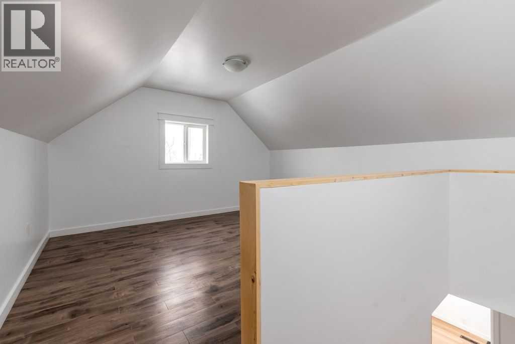 4504 49 Street - 28
