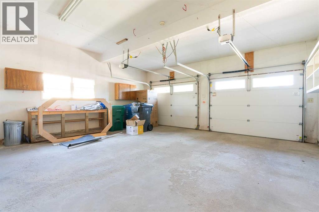 111 Temple Crescent W — photo 15