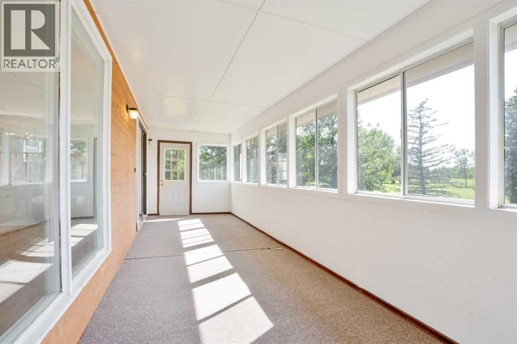 111 Temple Crescent W — photo 13