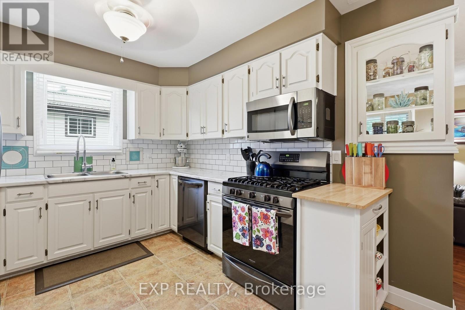 5 BRANT STREET - 13