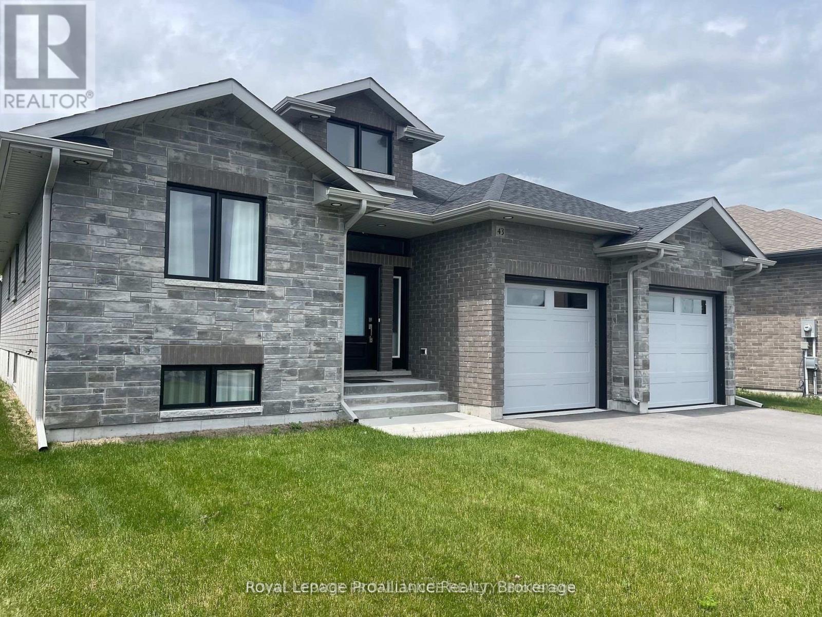 43 CATTAIL CRESCENT - 1