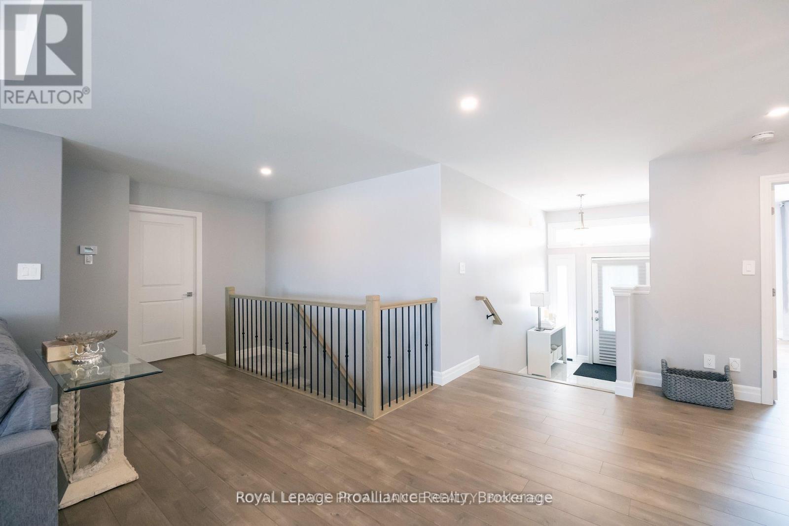 43 CATTAIL CRESCENT - 16