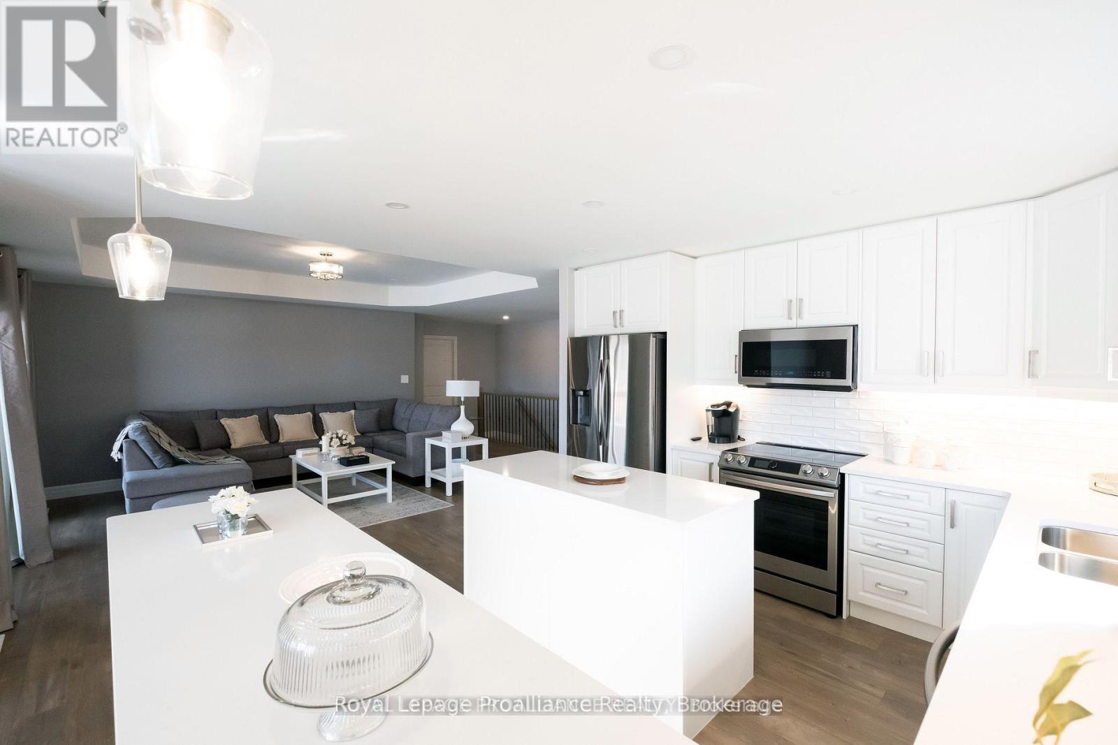 43 CATTAIL CRESCENT - 19