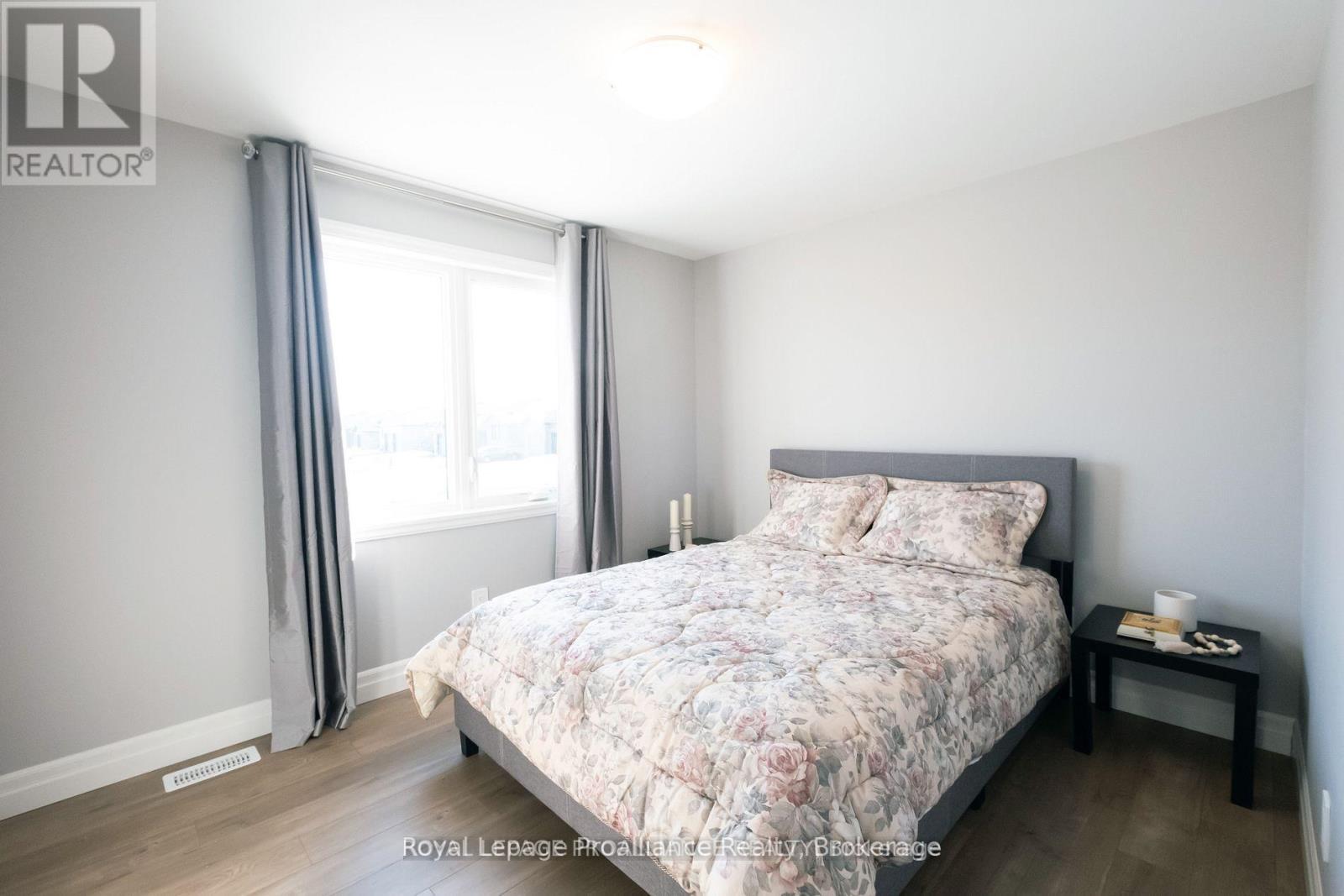43 CATTAIL CRESCENT - 22
