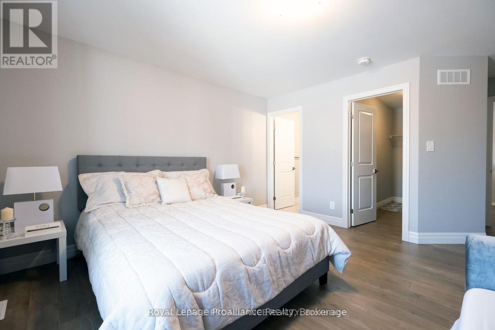 43 CATTAIL CRESCENT - 24