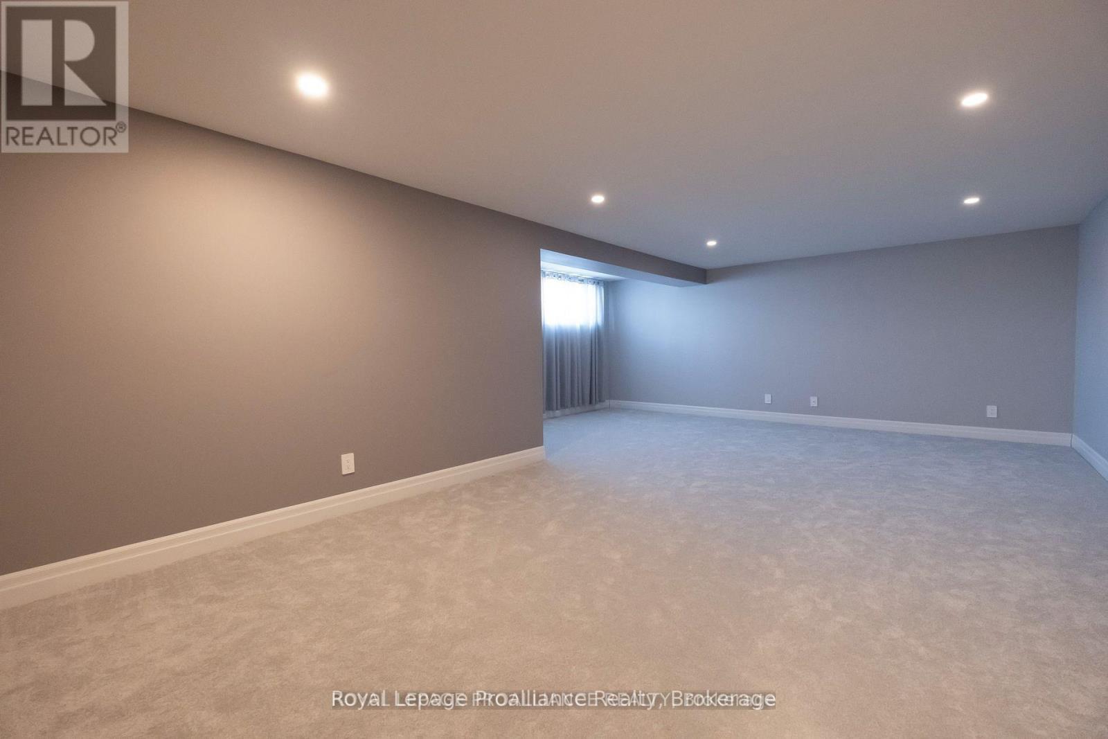 43 CATTAIL CRESCENT - 28