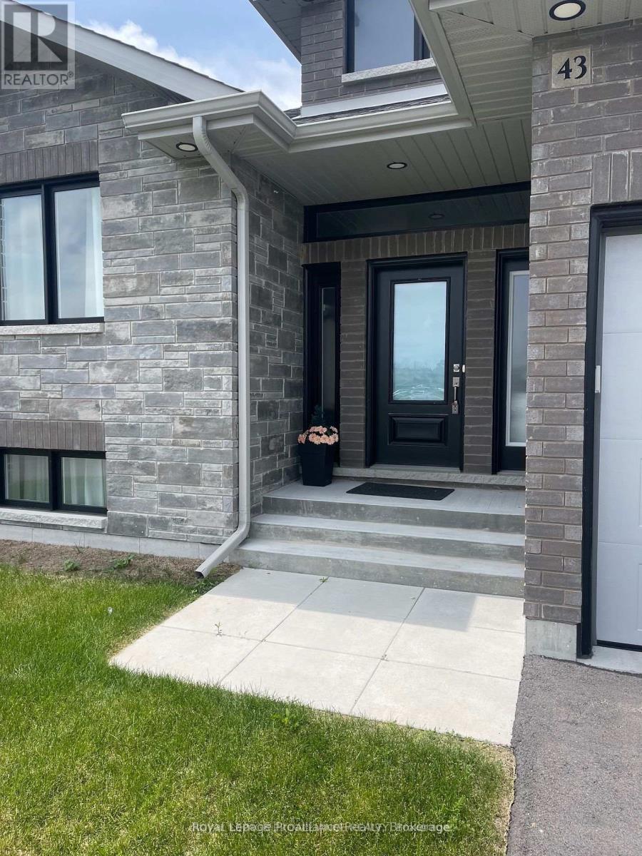 43 CATTAIL CRESCENT - 3