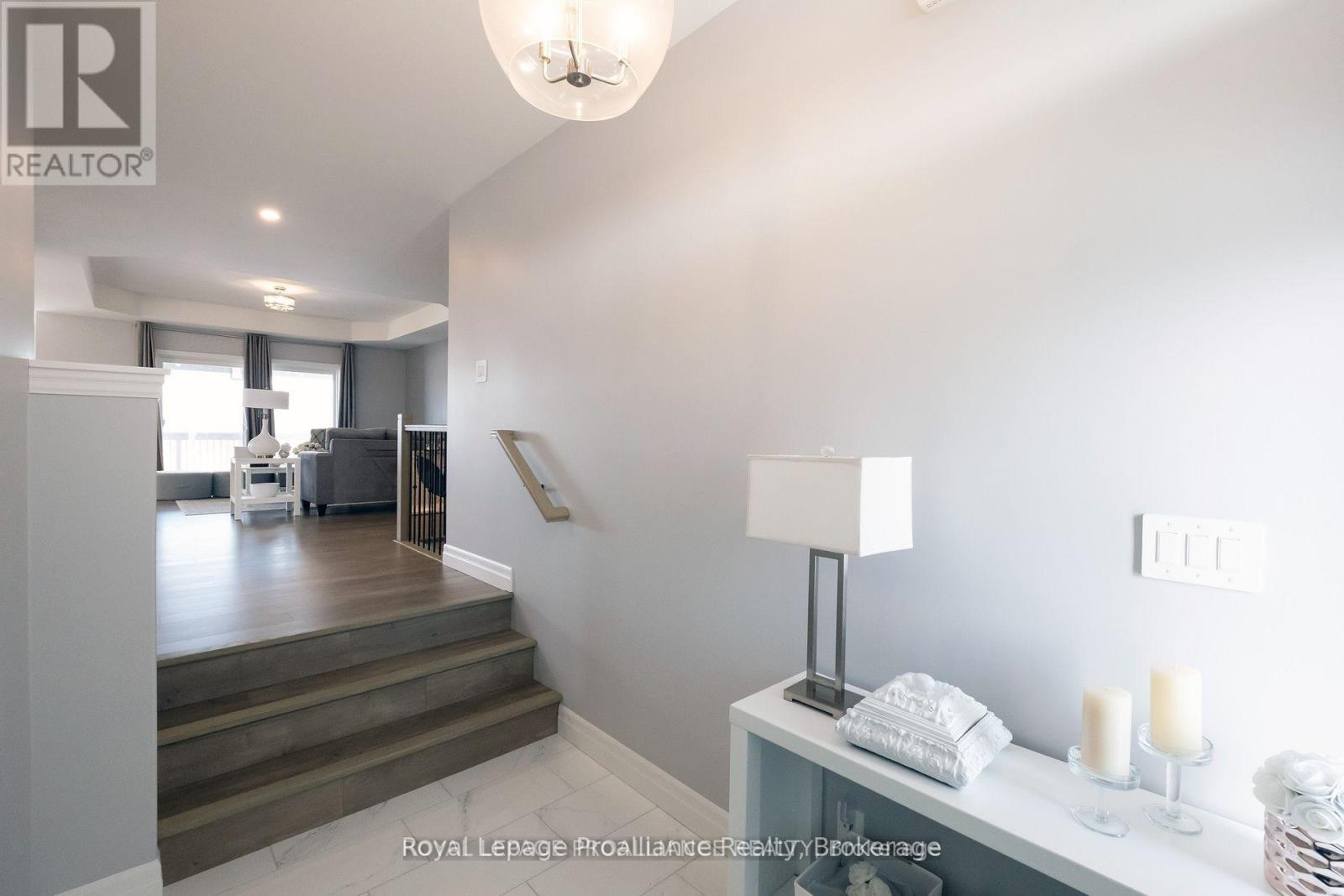 43 CATTAIL CRESCENT - 7
