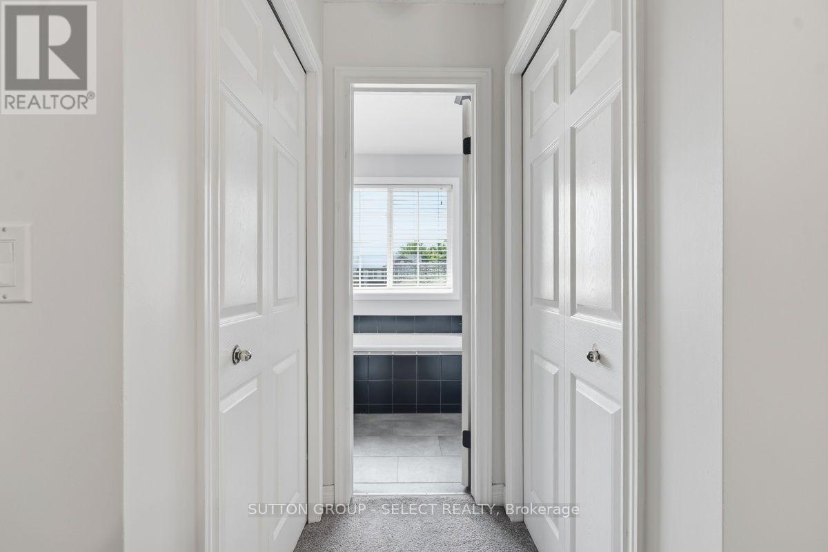 1789 DEVOS DRIVE - 22