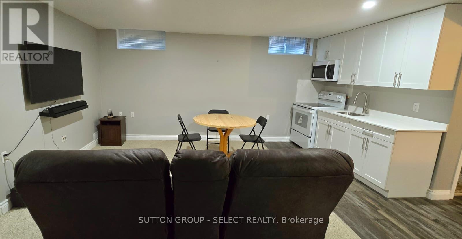 1789 DEVOS DRIVE - 30