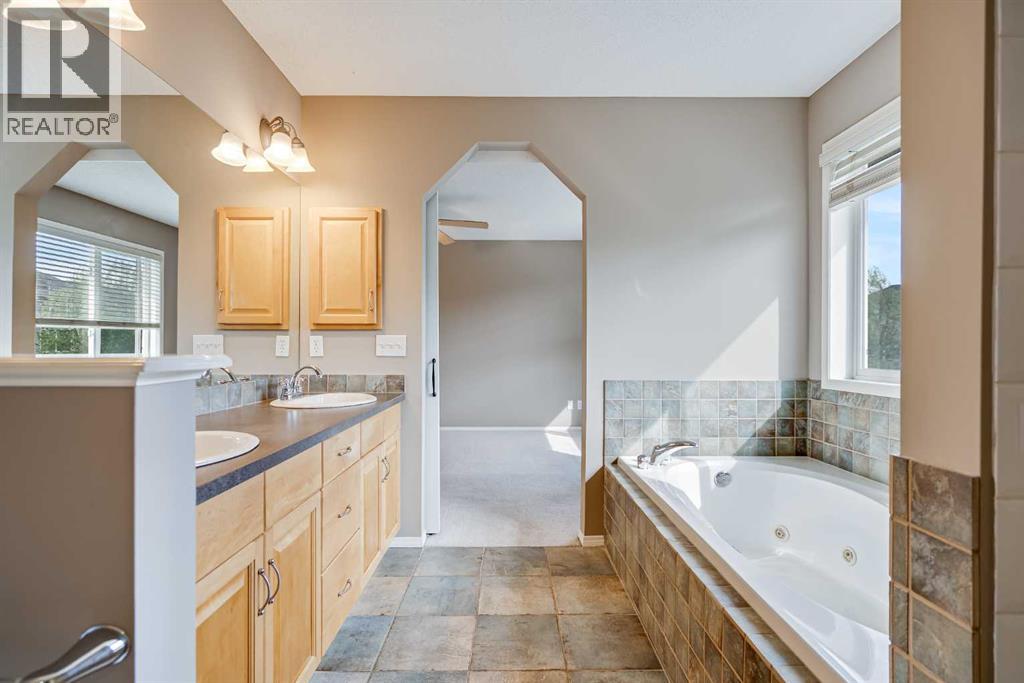 34 Kincora Drive NW - 27