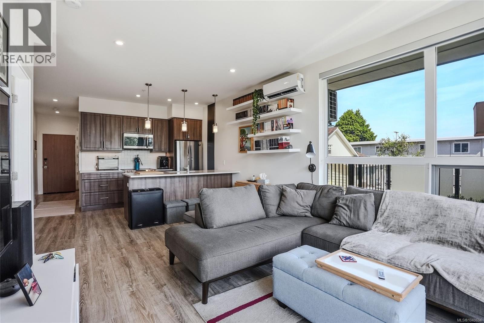 #104 119 Haliburton St - 18