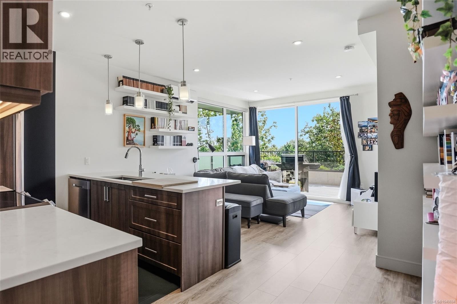 #104 119 Haliburton St - 19