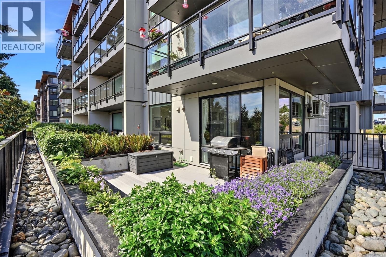 #104 119 Haliburton St - 28