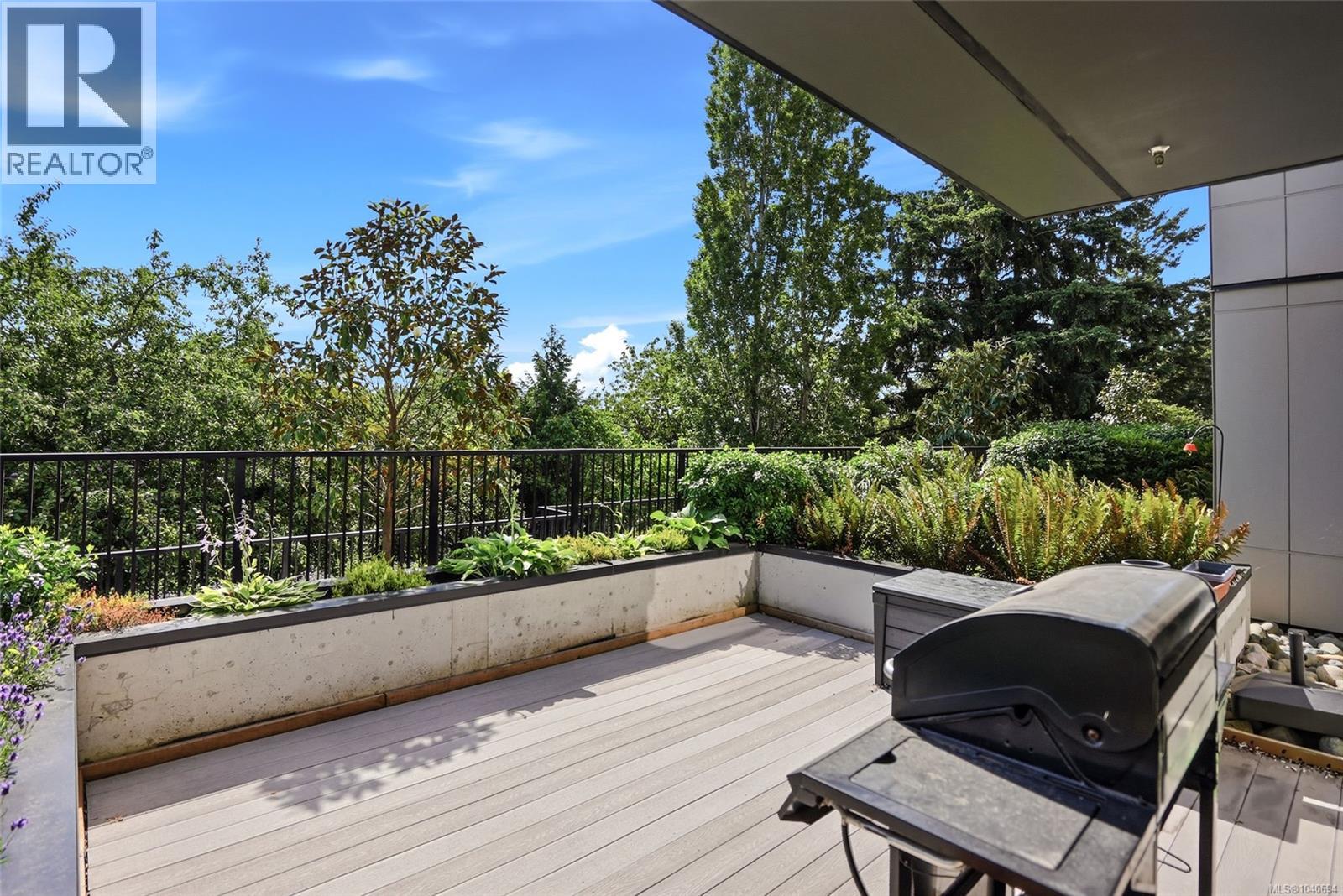 #104 119 Haliburton St - 31