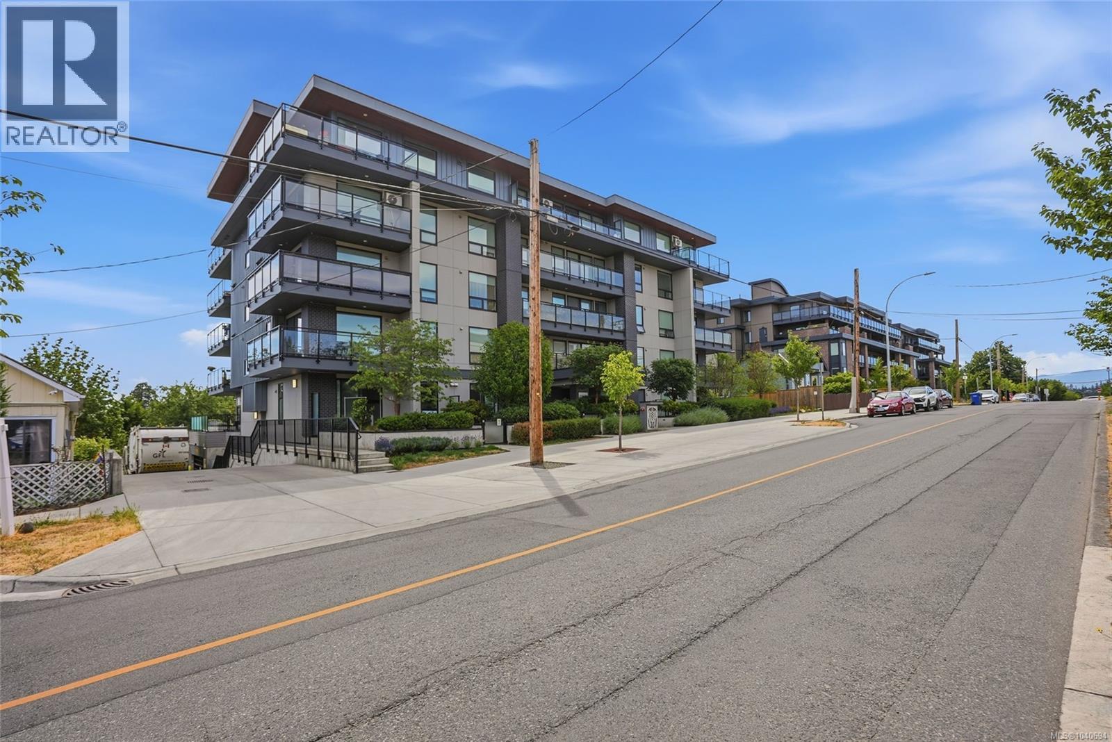 #104 119 Haliburton St - 45