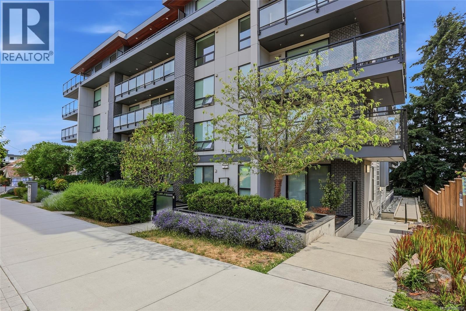 #104 119 Haliburton St - 47