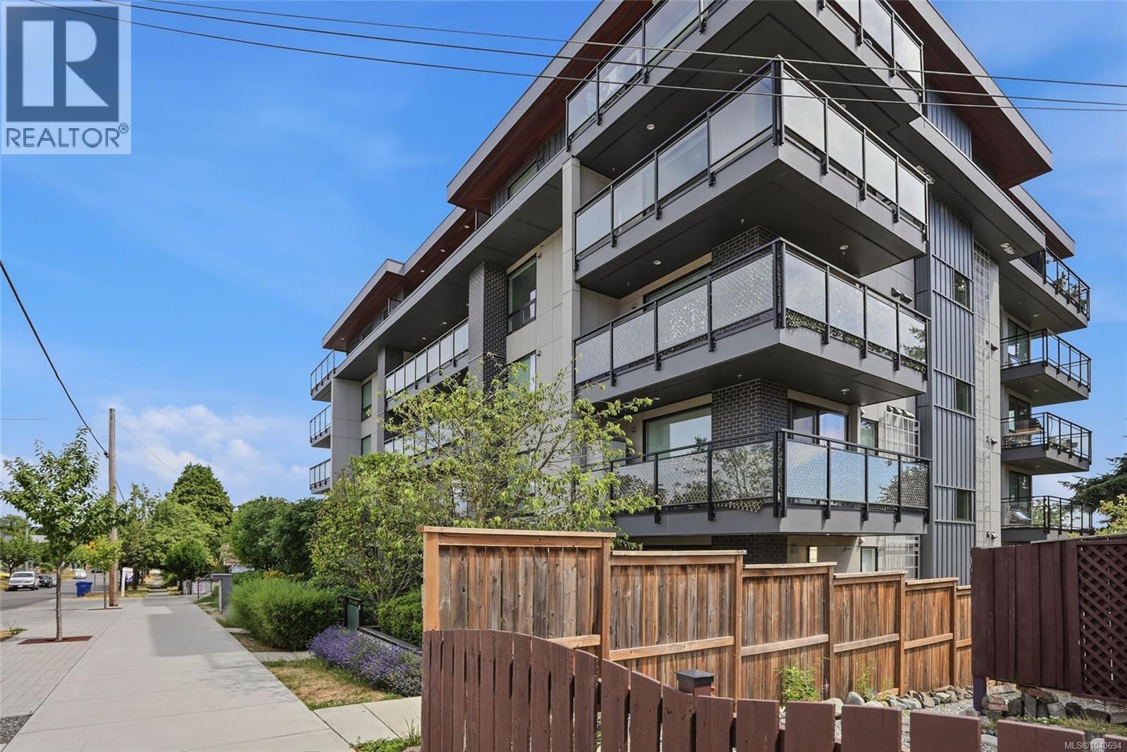 #104 119 Haliburton St - 48