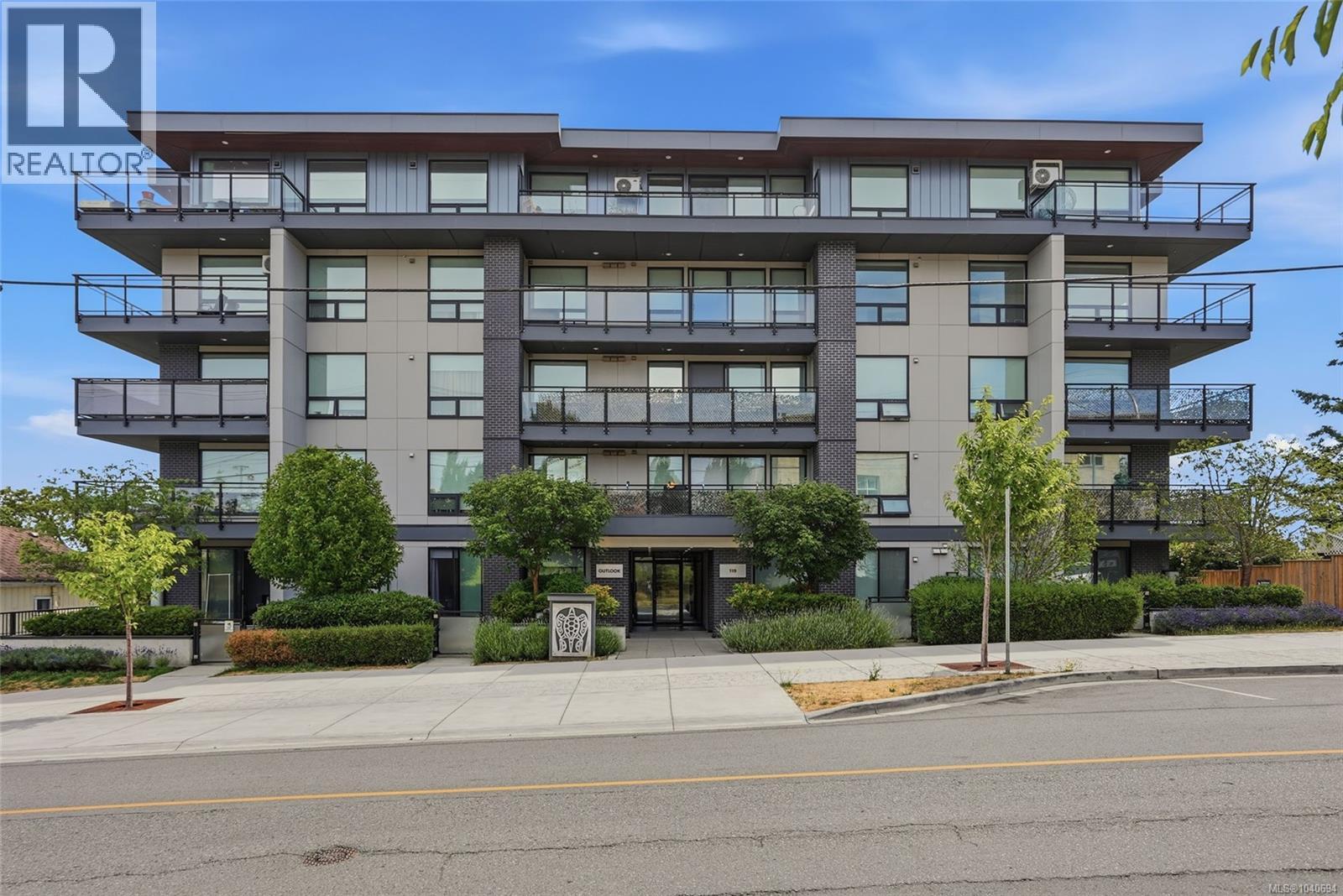 #104 119 Haliburton St - 8