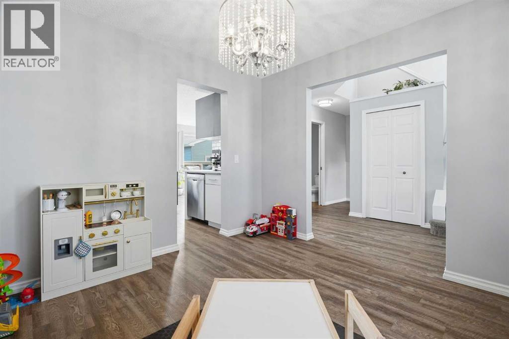Flex Room / Dining Room