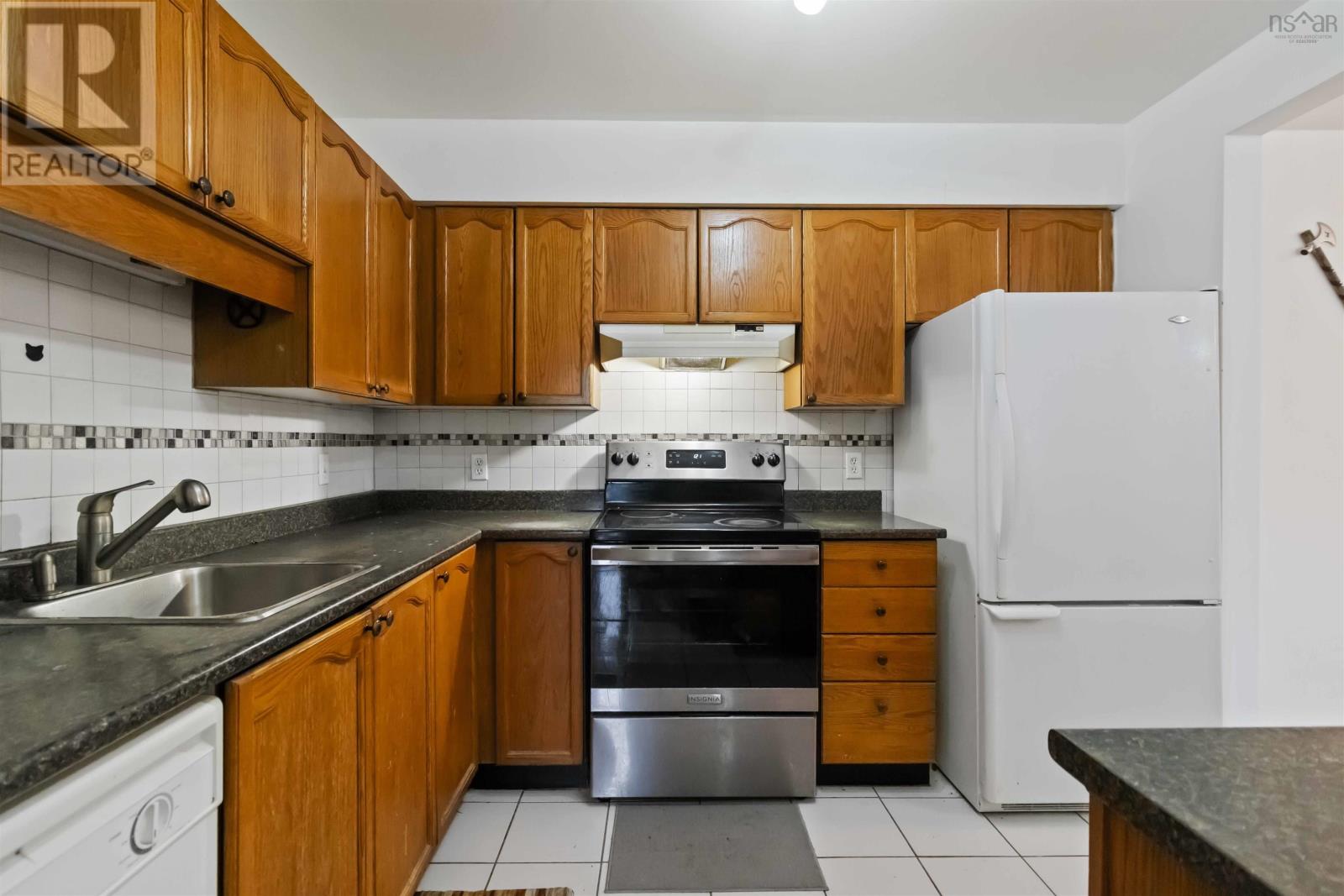 #311 93 Kearney Lake Road - 12