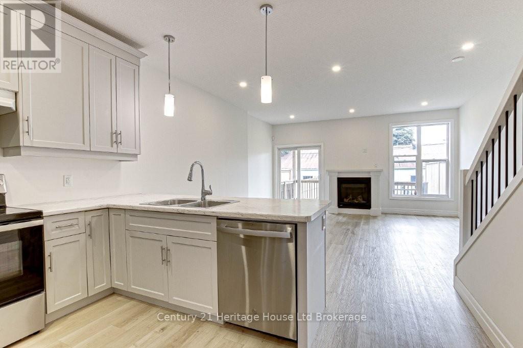 #2 50 BLANDFORD STREET - 3