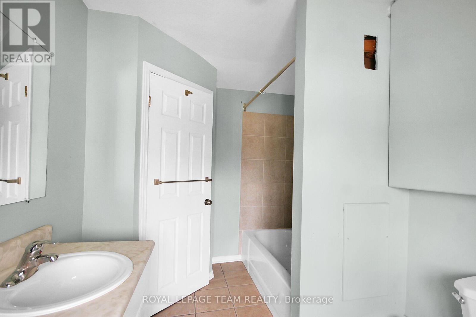 490 Main Street — photo 26
